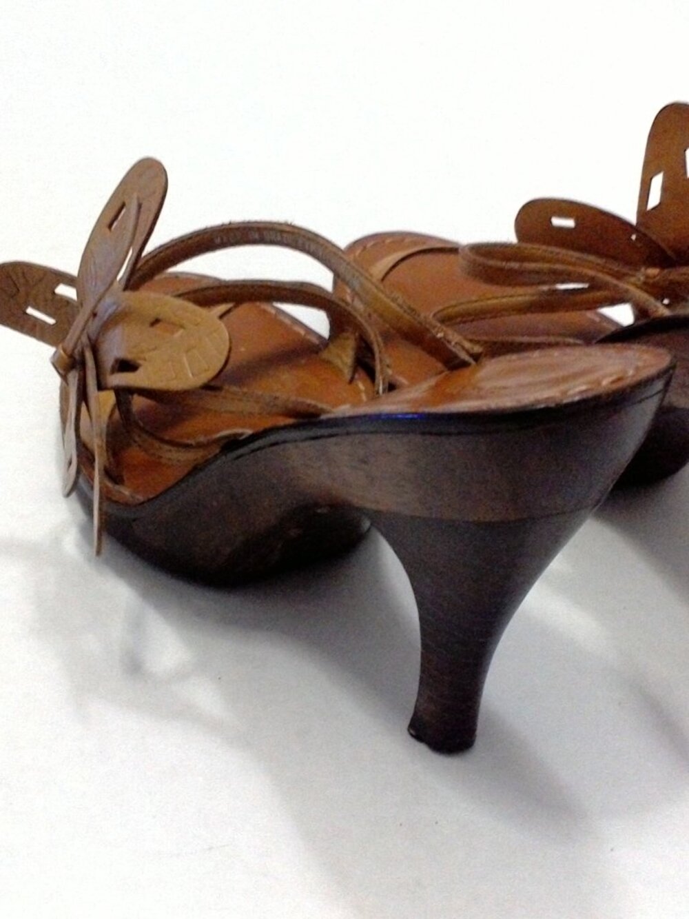 Enzo Angiolini Vintage Leather butterfly heeled sandals - Picture 3 of 9
